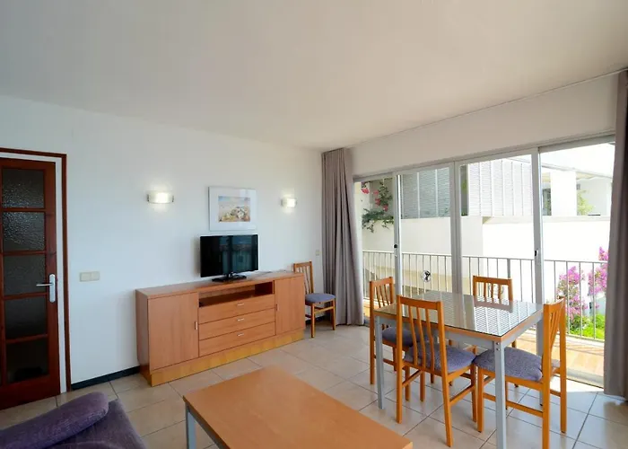 Appartement Nautic 2-1 *